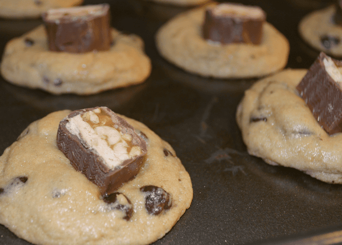 Chocolate Snickers Cookies Cookies, Chocolate, Snickers, Candy Bar, Recipe, Dessert