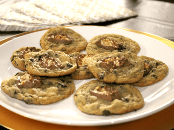 Chocolate Snickers Cookies Cookies, Chocolate, Snickers, Candy Bar, Recipe, Dessert