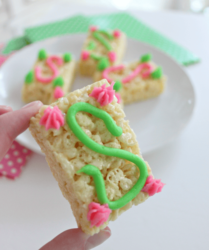 YUM. Love these Monogrammed Rice Kirspie Treats! Rice Krispie Treats, Sweet Treats, Monogram