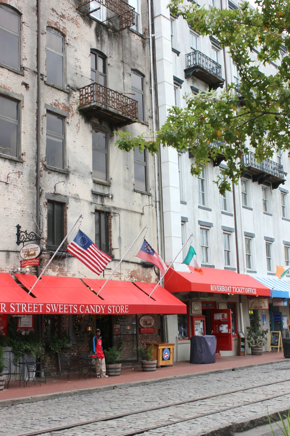 Savannah Historic District, Downtown Savannah, Old Town Savannah, Sahale Snacks, Stephanie Ziajka, Diary of a Debutante