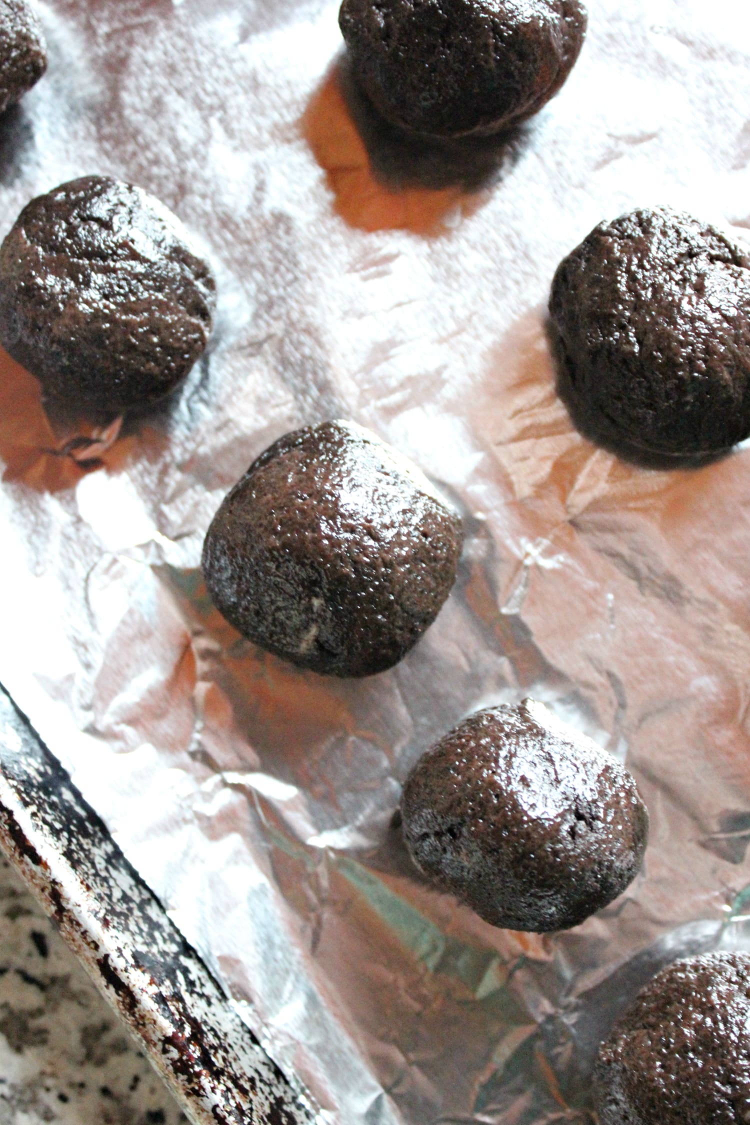 These mouth-watering white peppermint Oreo truffles are a no-bake, surprisingly easy holiday dessert!