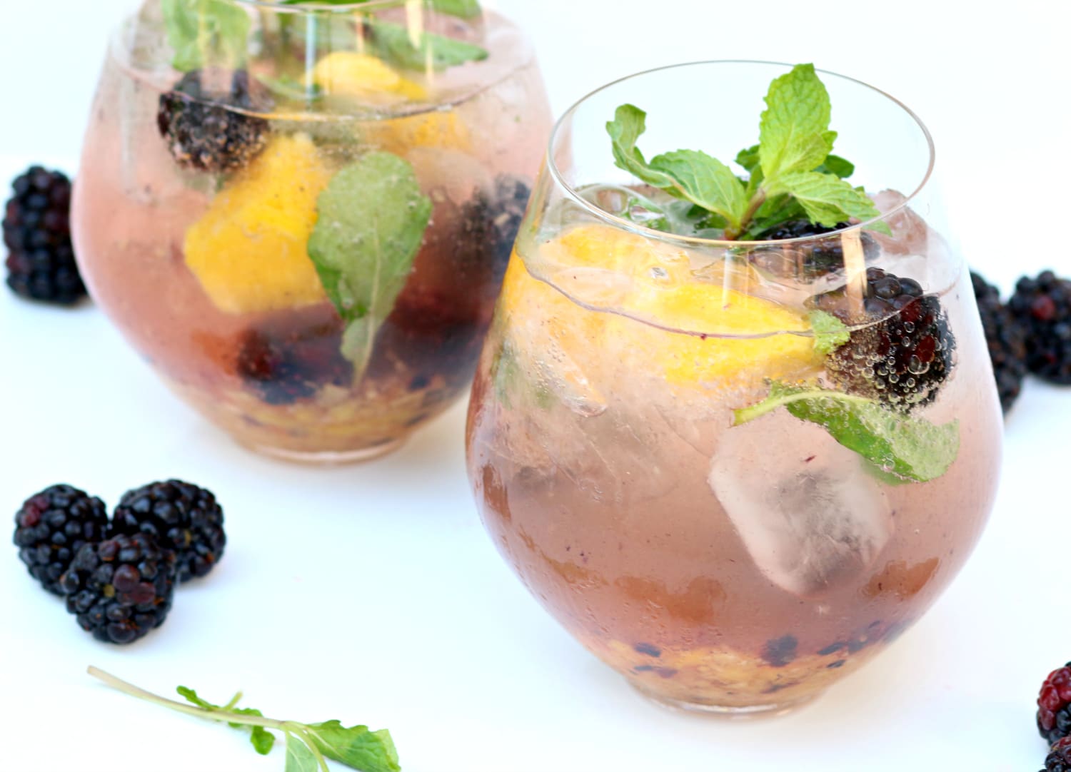 A simple and delicious blackberry mango mojito recipe A simple and delicious blackberry mango mojito recipe