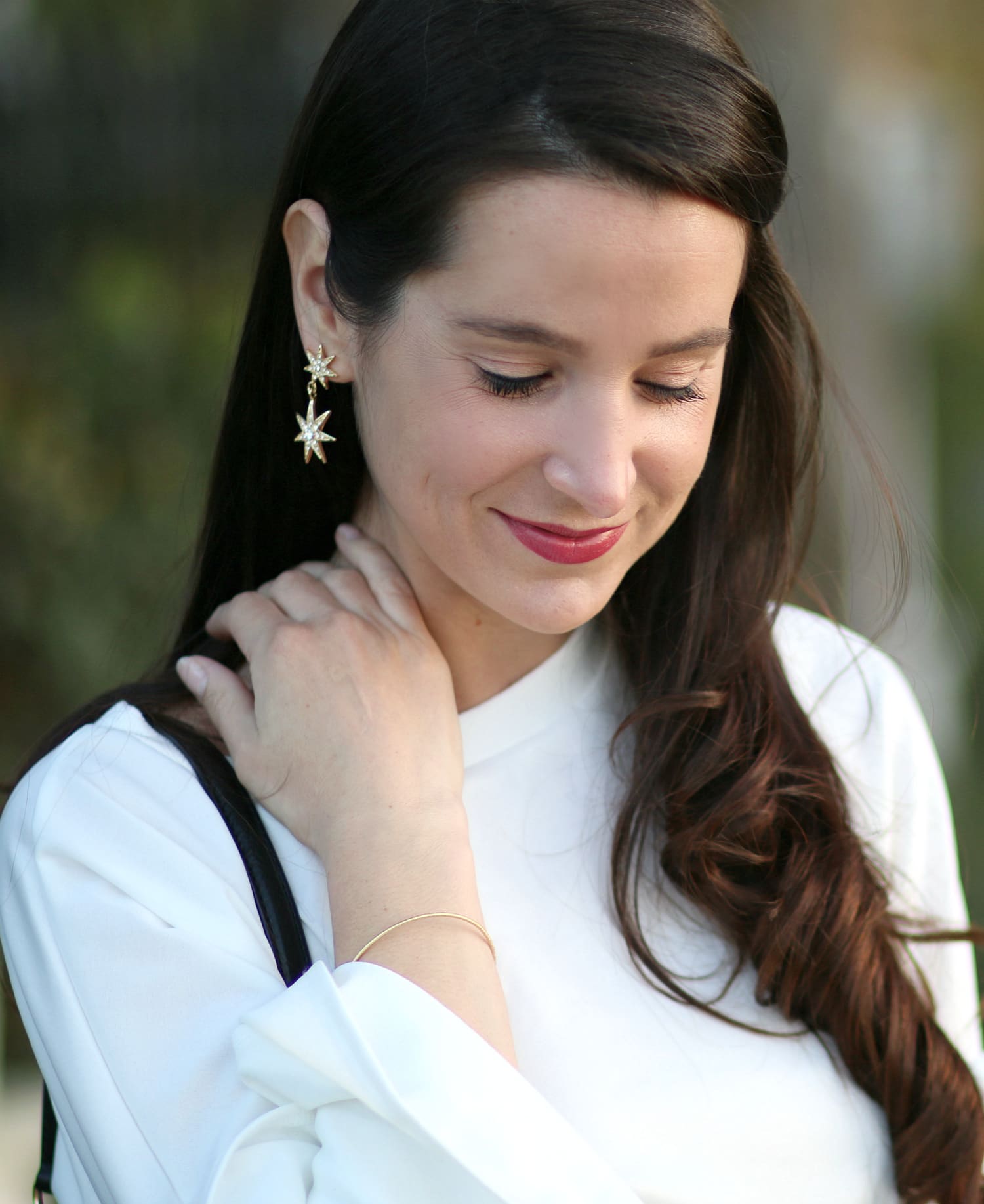 Feminine white tiered ruffle sleeve top