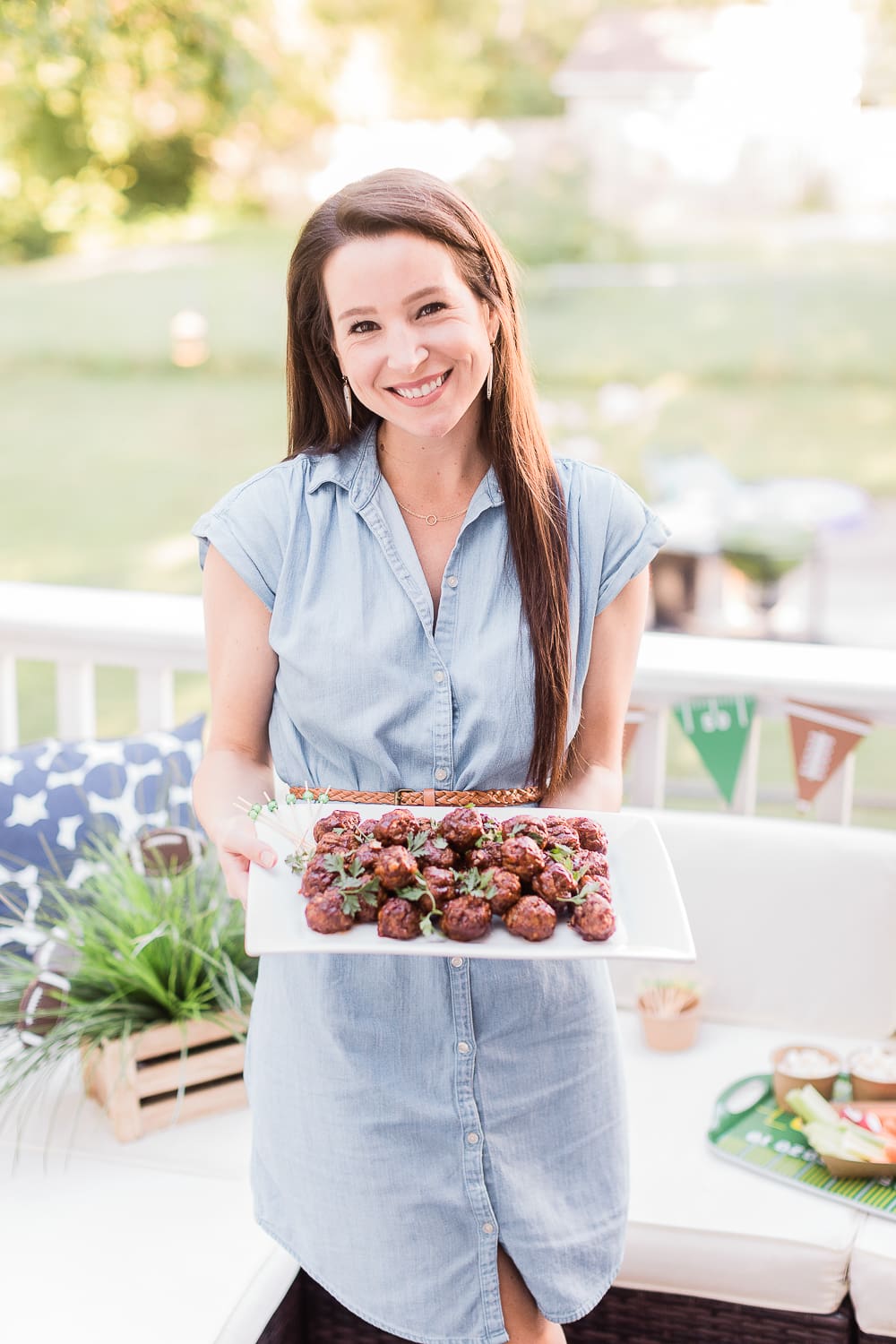 easy meatball appetizer recipe for game day from blogger Stephanie Ziajka on Diary of a Debutante easy meatball appetizer recipe for game day from blogger Stephanie Ziajka on Diary of a Debutante