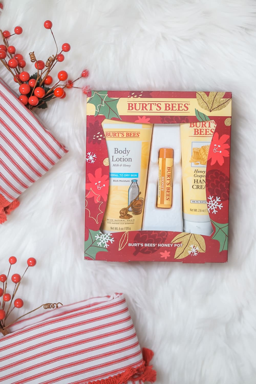 Blogger Stephanie Ziajka shares why Burt's Bees Honey Pot Gift Set is a great stocking stuffer idea for mom on Diary of a Debutante Blogger Stephanie Ziajka shares why Burt's Bees Honey Pot Gift Set is a great stocking stuffer idea for mom on Diary of a Debutante