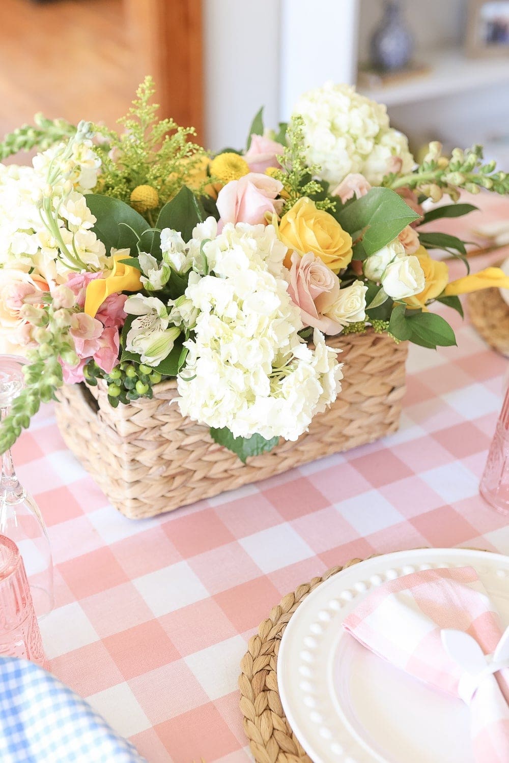 Blogger Stephanie Ziajka shares the top 10 tips on how to arrange grocery store flowers she learned from HBO Max's Full Bloom on Diary of a Debutante Blogger Stephanie Ziajka shares the top 10 tips on how to arrange grocery store flowers she learned from HBO Max's Full Bloom on Diary of a Debutante
