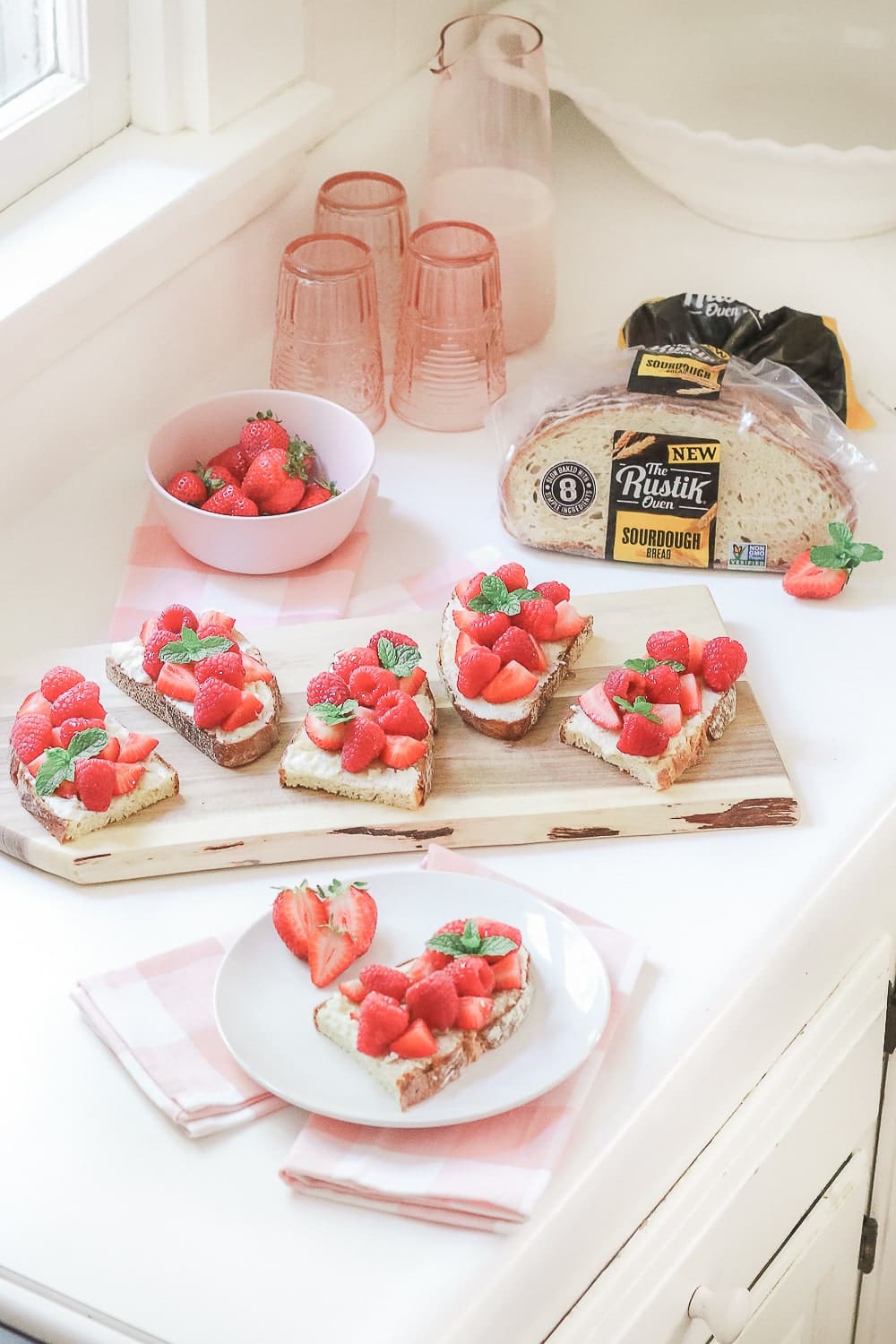 Blogger Stephanie Ziajka shares one of her favorite toast recipes for breakfast on Diary of a Debutante Blogger Stephanie Ziajka shares one of her favorite toast recipes for breakfast on Diary of a Debutante