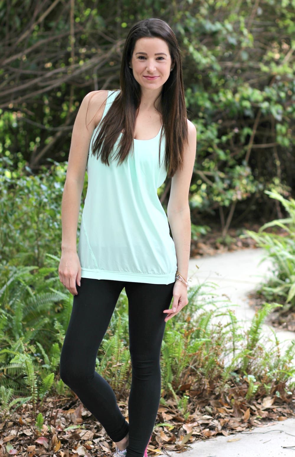 how to wash delicates, delicate workout tops, workout tanks, wash delicate clothes, Stephanie Ziajka, Diary of a Debutante, cute lululemon top