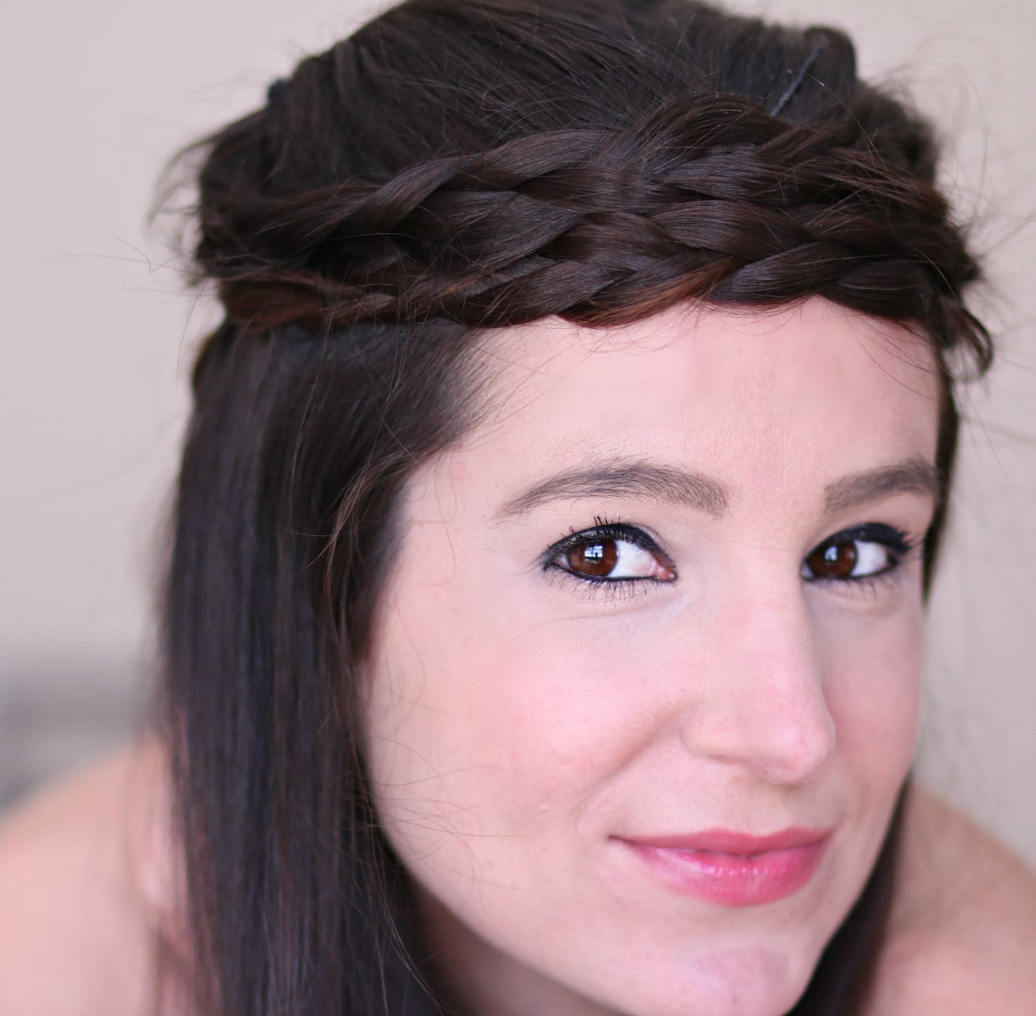 2 easy braided hairstyle for medium hair that take 5 minutes or less 2 easy braided hairstyle for medium hair that take 5 minutes or less