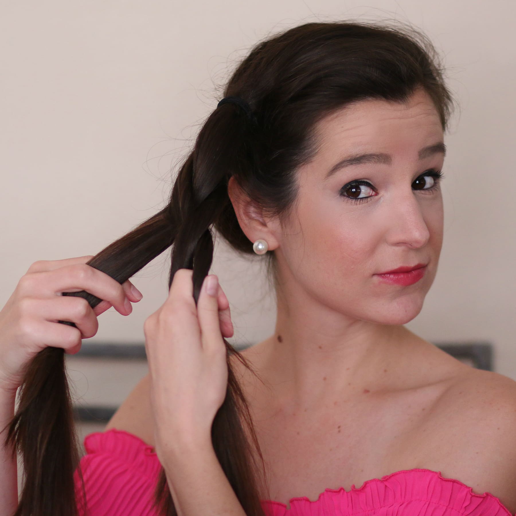 2 easy braided hairstyle for medium hair that take 5 minutes or less 2 easy braided hairstyle for medium hair that take 5 minutes or less