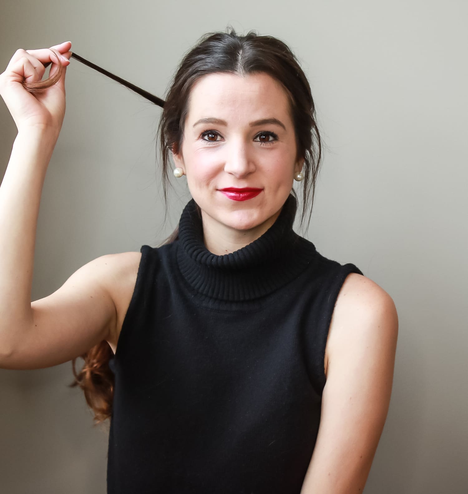 5-minute low messy ponytail hair tutorial by southern blogger Stephanie Ziajka from Diary of a Debutante 5-minute low messy ponytail hair tutorial by southern blogger Stephanie Ziajka from Diary of a Debutante