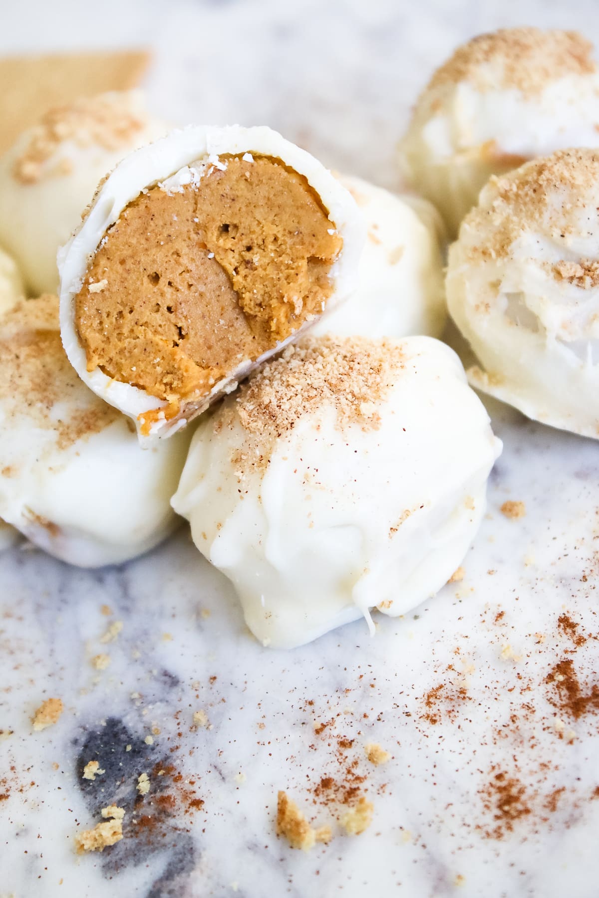 Pumpkin pie truffle recipe by southern lifestyle blogger Stephanie Ziajka on Diary of a Debutante Pumpkin pie truffle recipe by southern lifestyle blogger Stephanie Ziajka on Diary of a Debutante
