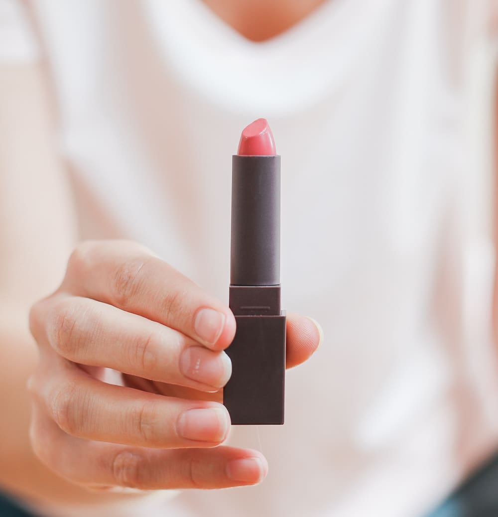 Minimal Makeup Routine, Burt's Bees Minimal Makeup Routine: 7 Cruelty-Free Steps to Looking More Awake by beauty blogger Stephanie Ziajka from Diary of a Debutante, simple makeup routine for school, cruelty free makeup routine, Burt's Bees makeup, Burt's Bees Glossy Lipstick in Rose Falls Minimal Makeup Routine, Burt's Bees Minimal Makeup Routine: 7 Cruelty-Free Steps to Looking More Awake by beauty blogger Stephanie Ziajka from Diary of a Debutante, simple makeup routine for school, cruelty free makeup routine, Burt's Bees makeup, Burt's Bees Glossy Lipstick in Rose Falls