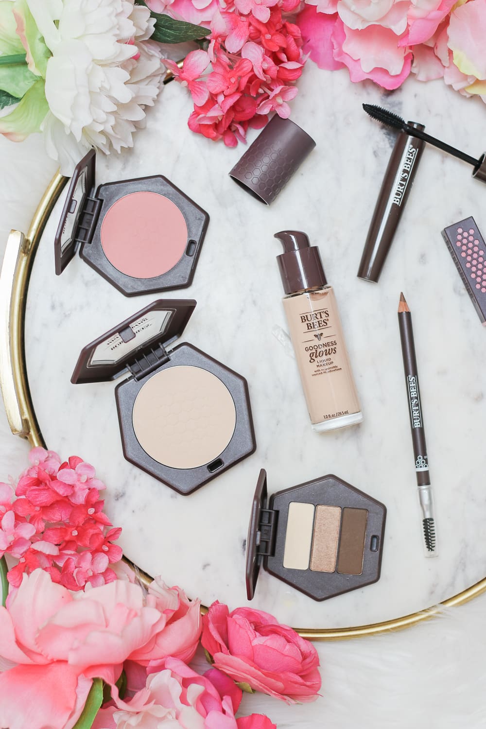 Minimal Makeup Routine, Burt's Bees Minimal Makeup Routine by beauty blogger Stephanie Ziajka from Diary of a Debutante, simple makeup routine for school, cruelty free makeup routine, Burt's Bees makeup Minimal Makeup Routine, Burt's Bees Minimal Makeup Routine by beauty blogger Stephanie Ziajka from Diary of a Debutante, simple makeup routine for school, cruelty free makeup routine, Burt's Bees makeup