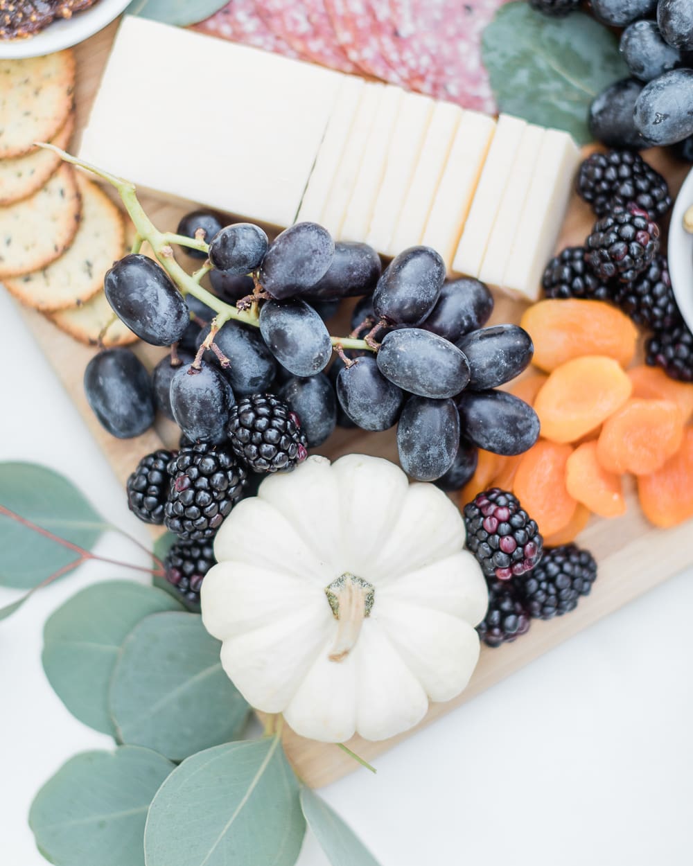 Blogger Stephanie Ziajka shares charcuterie board ideas for fall on Diary of a Debutante Blogger Stephanie Ziajka shares charcuterie board ideas for fall on Diary of a Debutante