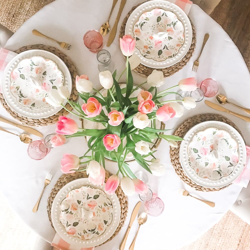 Spring table setting ideas by southern lifestyle blogger Stephanie Ziajka on Diary of a Debutante Spring table setting ideas by southern lifestyle blogger Stephanie Ziajka on Diary of a Debutante