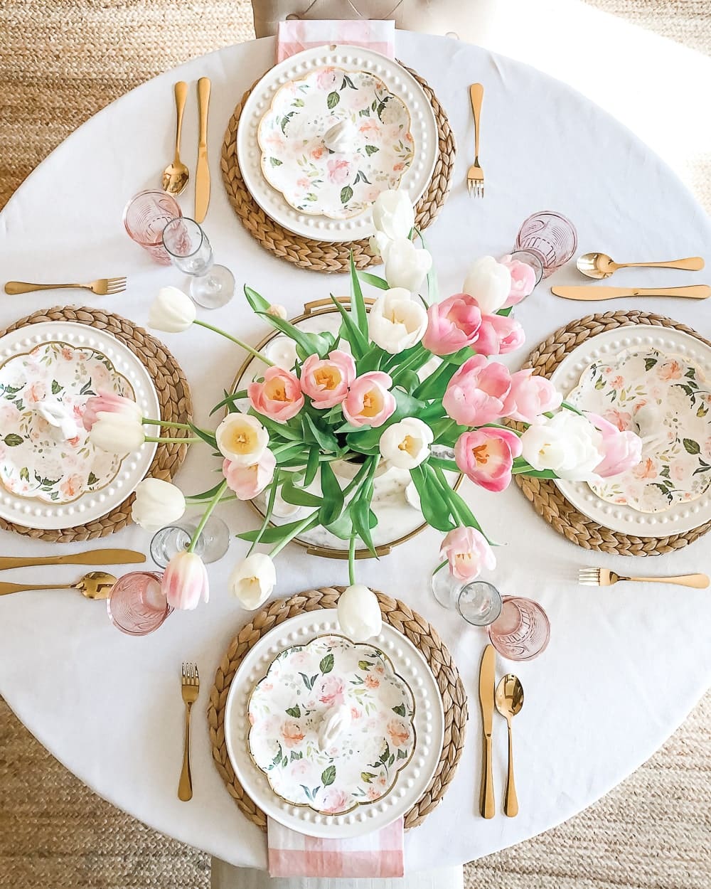 Southern lifestyle blogger Stephanie Ziajka shares some Easter table setting ideas on Diary of a Debutante Southern lifestyle blogger Stephanie Ziajka shares some Easter table setting ideas on Diary of a Debutante