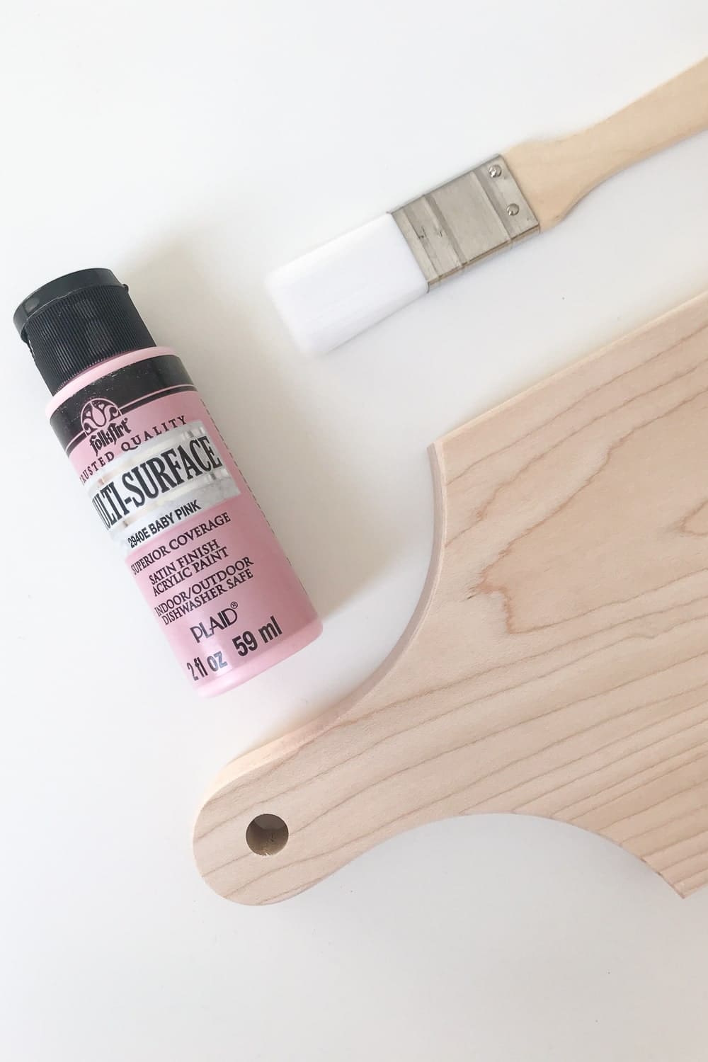 Blogger Stephanie Ziajka shows how to make a wooden serving board on Diary of a Debutante Blogger Stephanie Ziajka shows how to make a wooden serving board on Diary of a Debutante